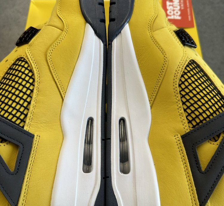 2021 Nike Air Jordan 4 Retro Lightning