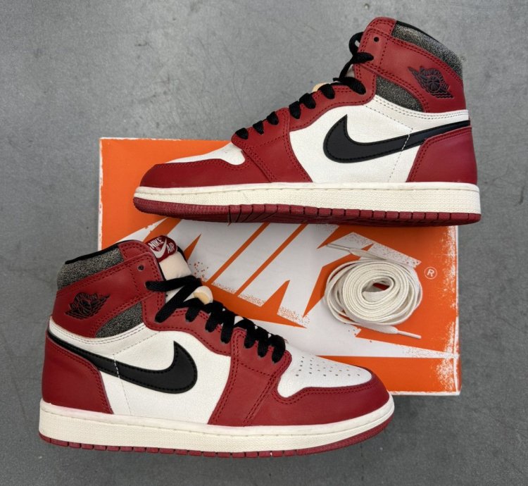 2022 Jordan 1 Retro High Og Chicago Lost Found