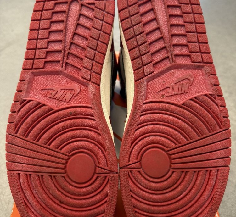 2022 Jordan 1 Retro High Og Chicago Lost Found