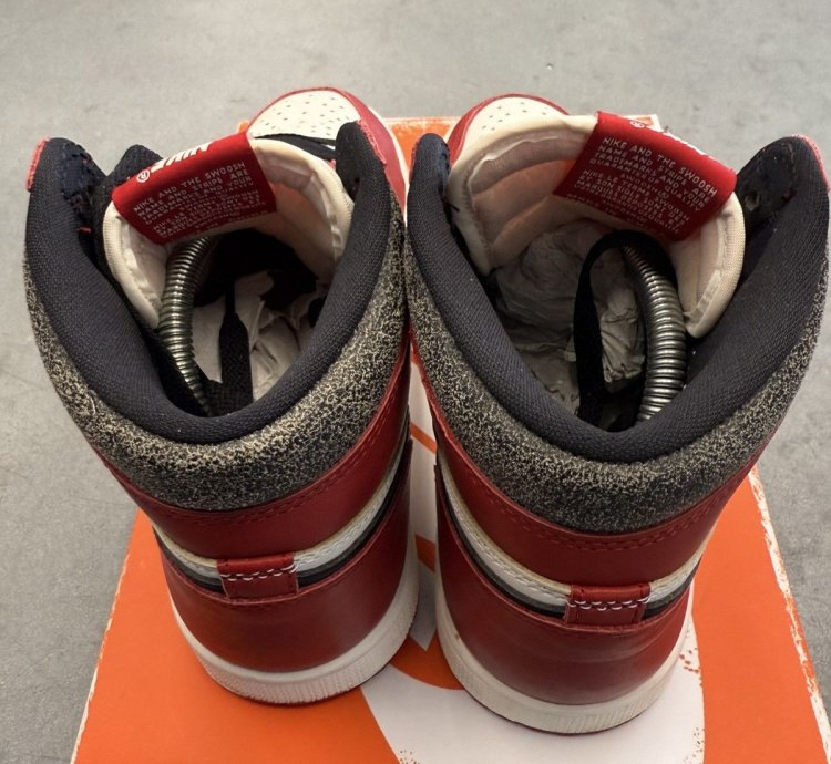 2022 Jordan 1 Retro High Og Chicago Lost Found