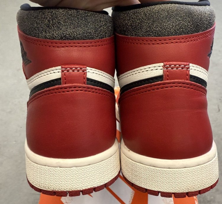 2022 Jordan 1 Retro High Og Chicago Lost Found
