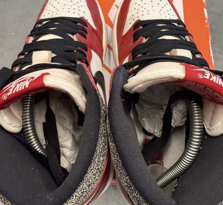 2022 Jordan 1 Retro High Og Chicago Lost Found