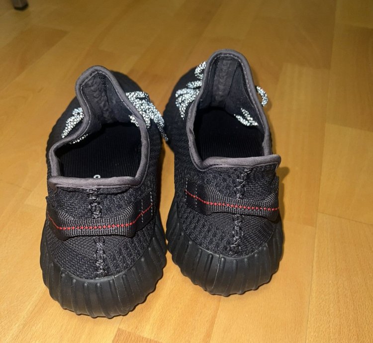 Yeezy Boost 350 V2 Static Black