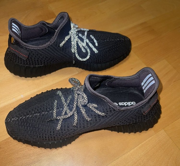 Yeezy Boost 350 V2 Static Black