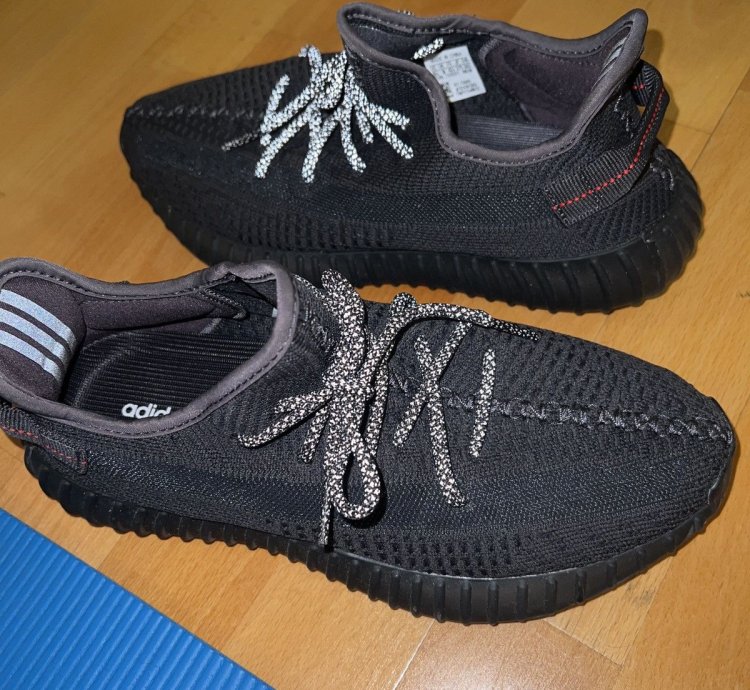 Yeezy Boost 350 V2 Static Black