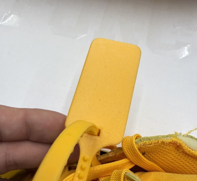 2022 Nike Air Force 1 Low Off-white Ica University Gold