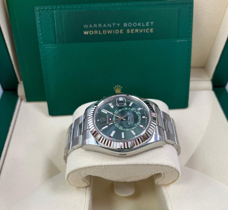 Rolex Sky-dweller 42 Mm Oystersteel And White Gold Green Dial Sky Dweller 336934