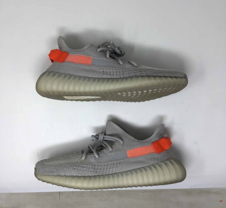 Yeezy Boost 350 V2 Tail Light