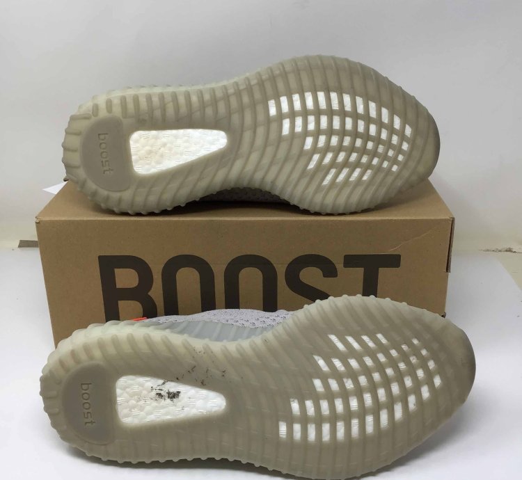 Yeezy Boost 350 V2 Tail Light