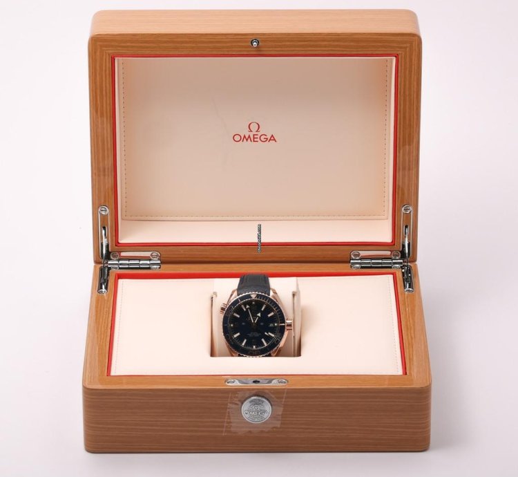 Omega Seamaster Planet Ocean 215 63 44 21 03 001