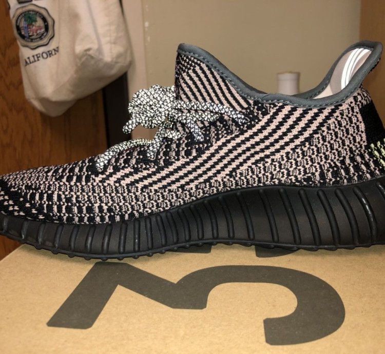 Yeezy Boost 350 V2 Yecheil