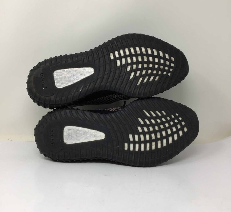 Yeezy Boost 350 V2 Yecheil Non-reflective