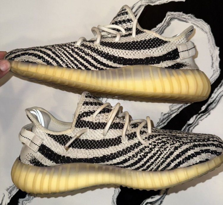 Yeezy Boost 350 V2 Zebra