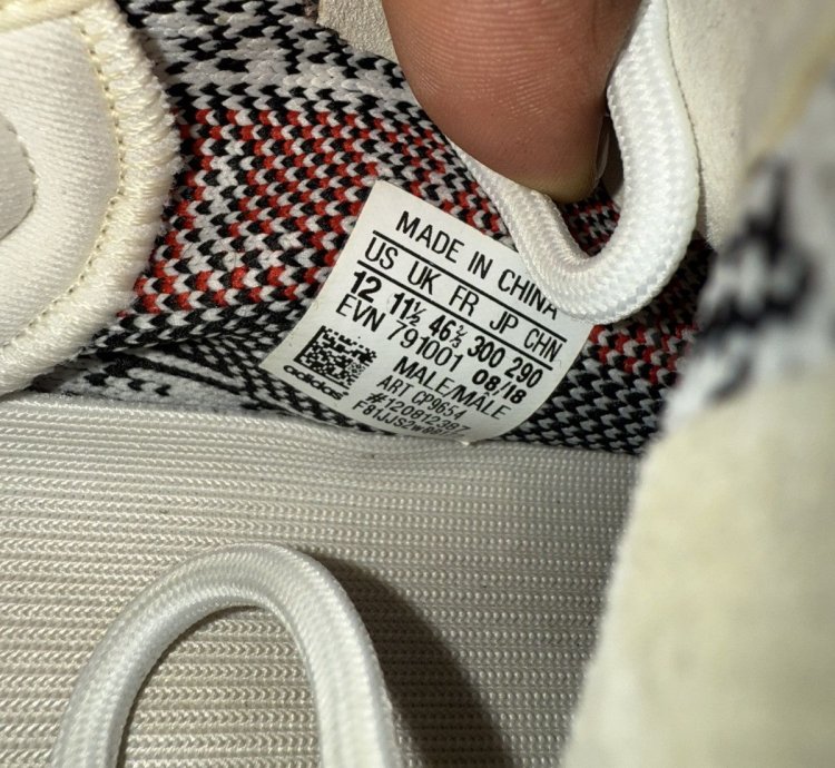 Yeezy Boost 350 V2 Zebra