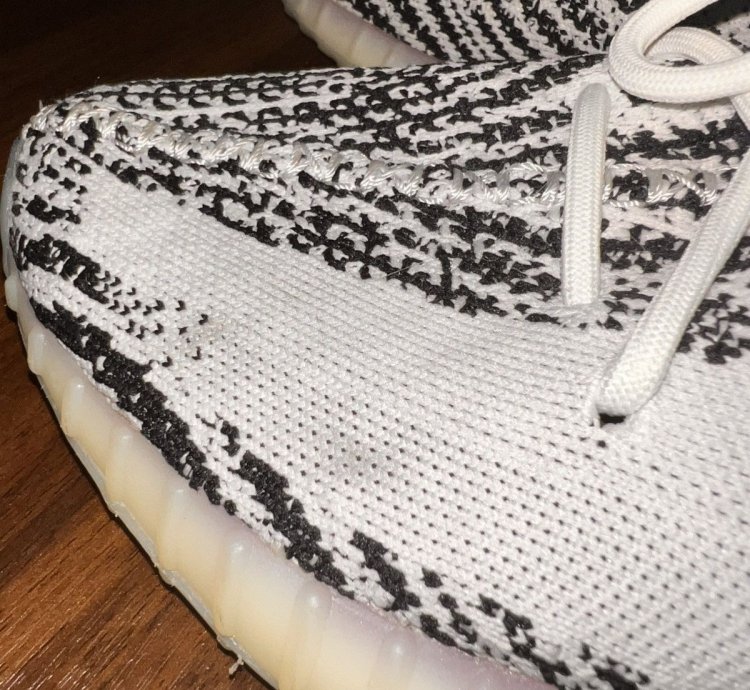 Yeezy Boost 350 Zebra