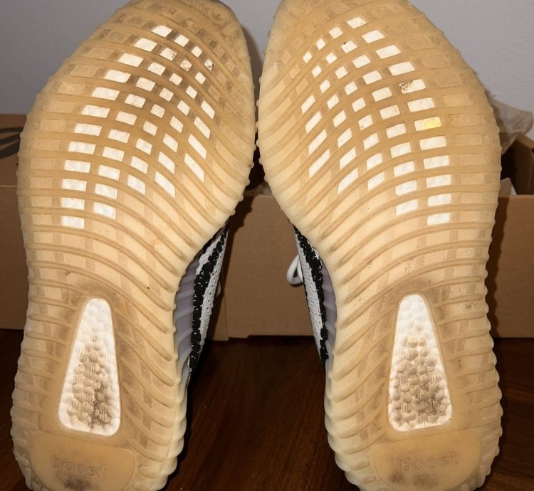 Yeezy Boost 350 Zebra