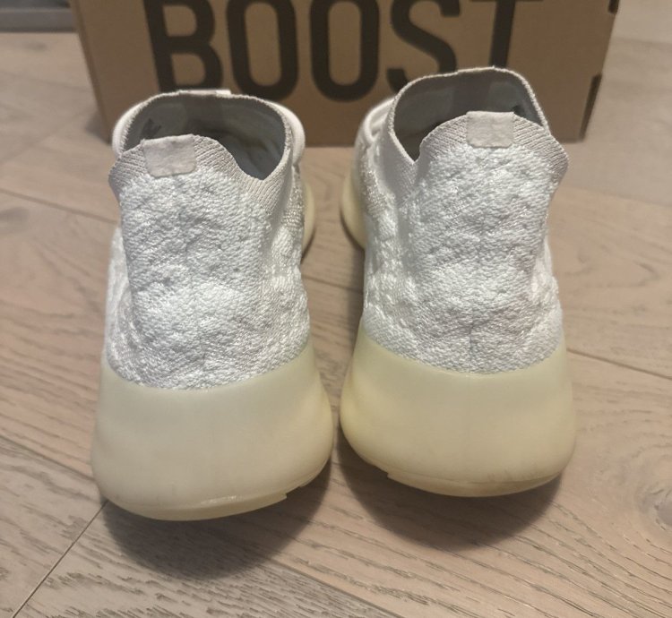 Yeezy Boost 380 Gz8668 Calcite Glow