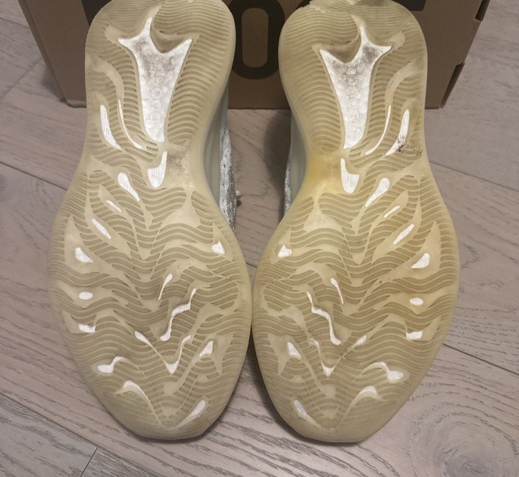 Yeezy Boost 380 Gz8668 Calcite Glow