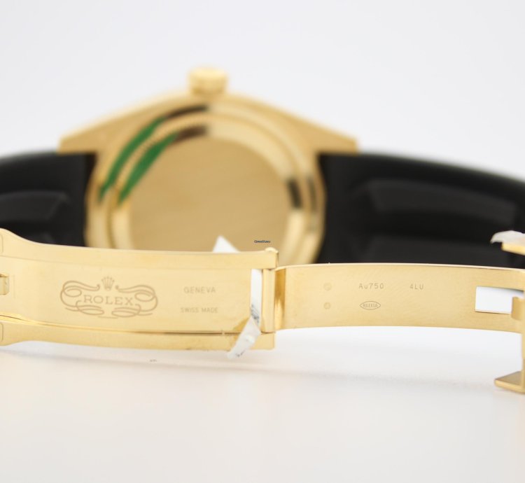 Rolex Sky-dweller 42mm 18k Yellow Gold Black Dial Oysterflex 326238