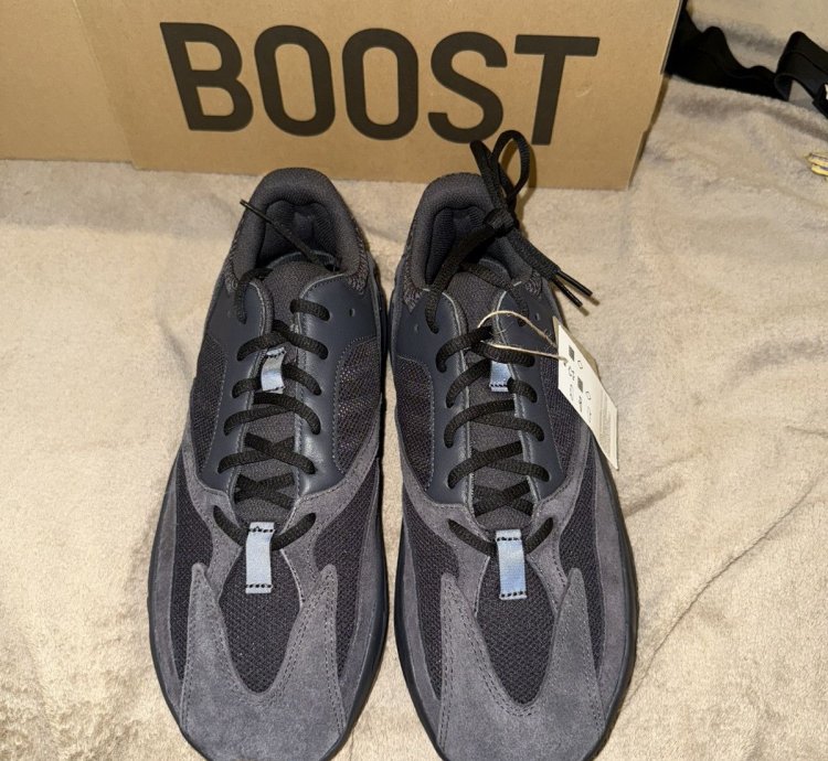 Yeezy Boost 700