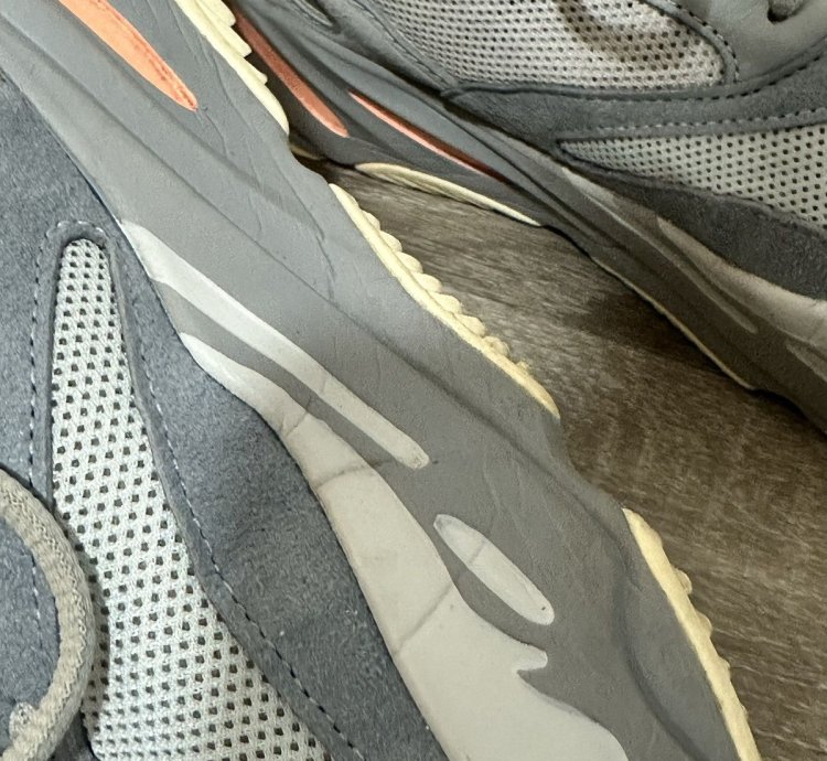 Yeezy Boost 700 - Inertia
