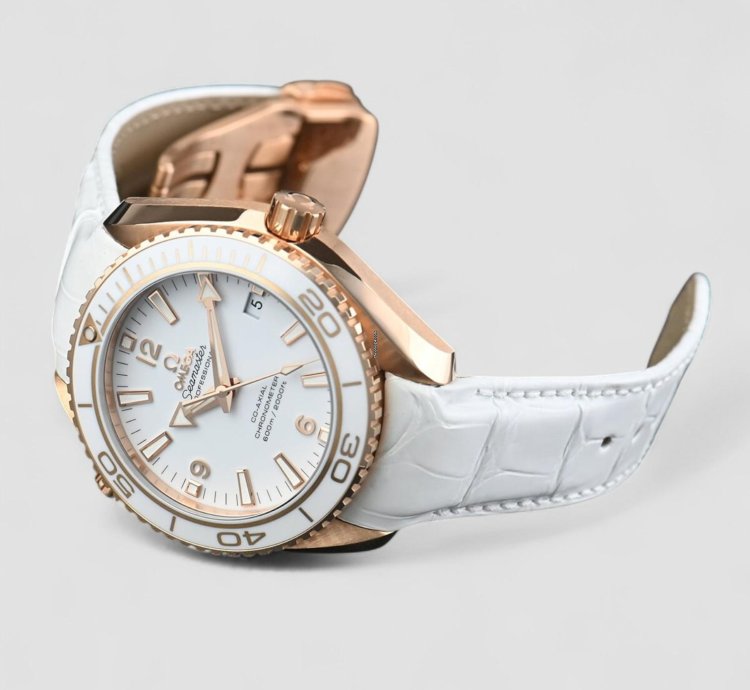 Omega Seamaster Planet Ocean Automatic White Dial 18kt Rose Gold Unisex Watch
