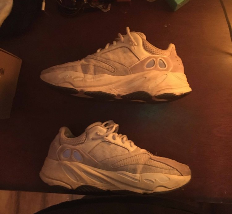 Yeezy Boost 700 Analog