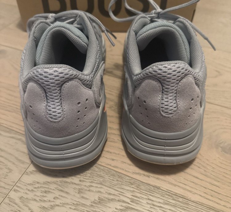 Yeezy Boost 700 Eg7597 Inertia
