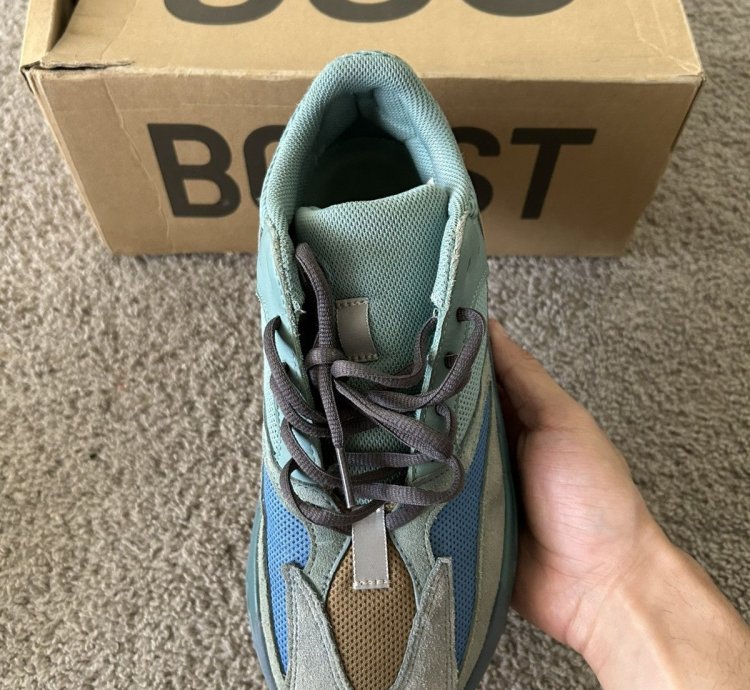 Yeezy Boost 700 Faded Azure Size 8 5