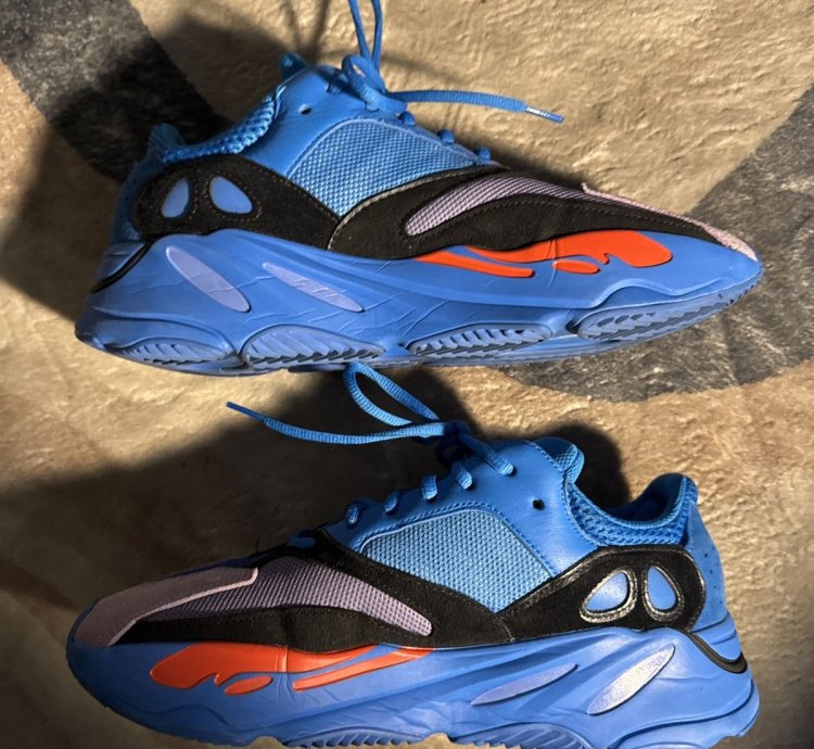 Yeezy Boost 700 Hi-res Blue
