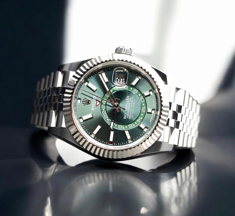Rolex Sky-dweller 42mm 336934-0002 Mint Green Dial