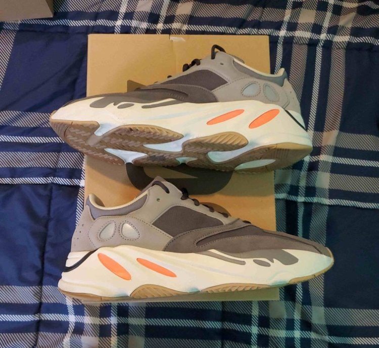 Yeezy Boost 700 Magnet