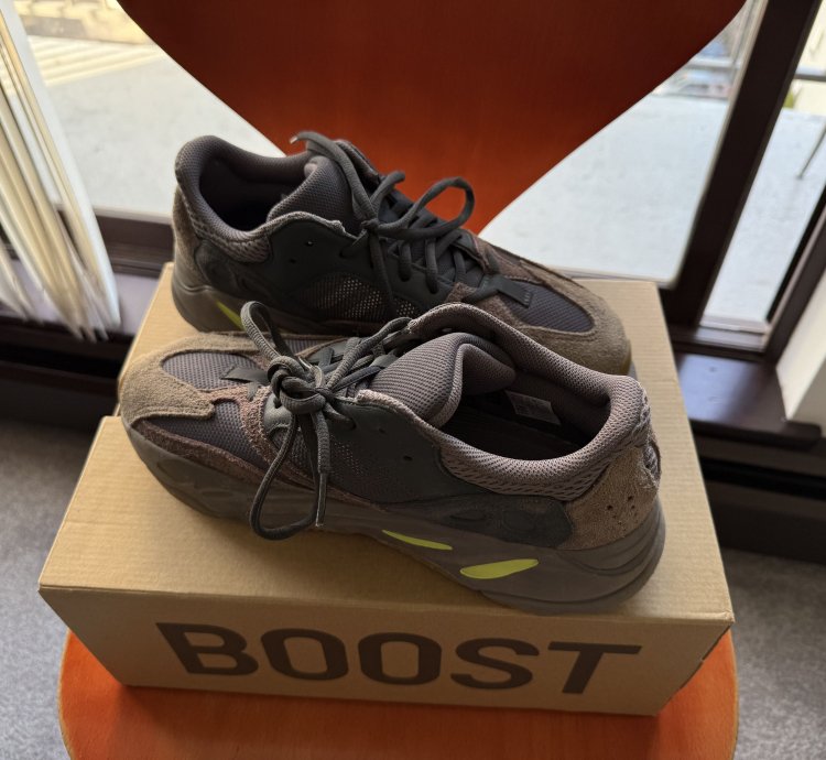 Yeezy Boost 700 Mauve