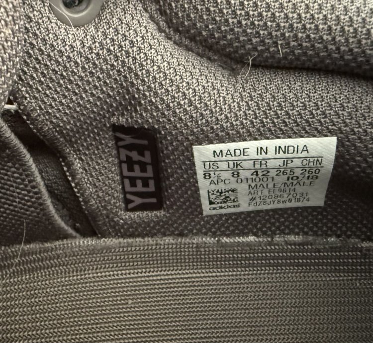 Yeezy Boost 700 Mauve