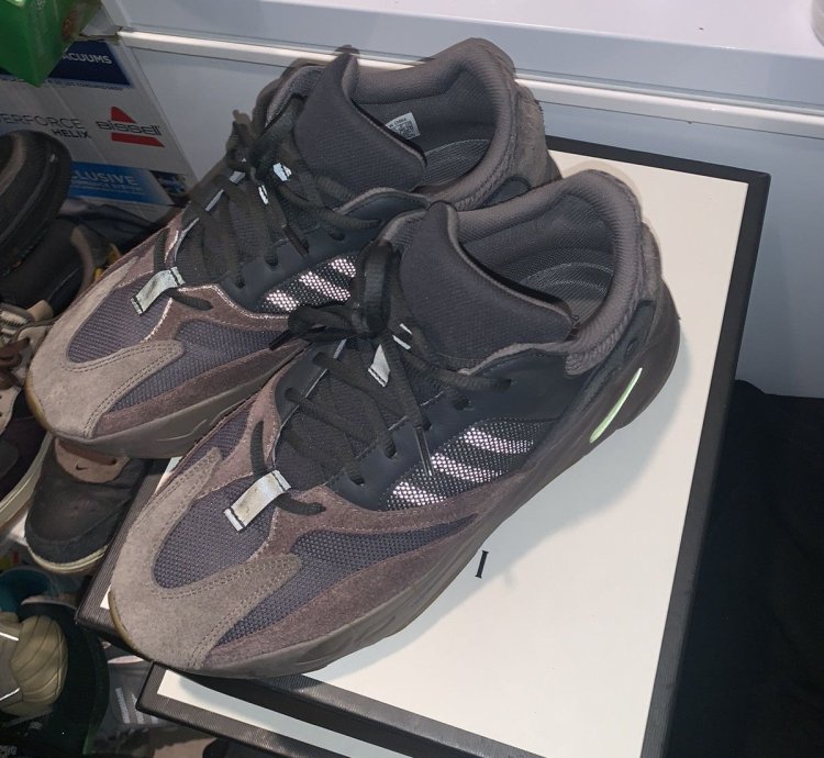 Yeezy Boost 700 Mauve 2018