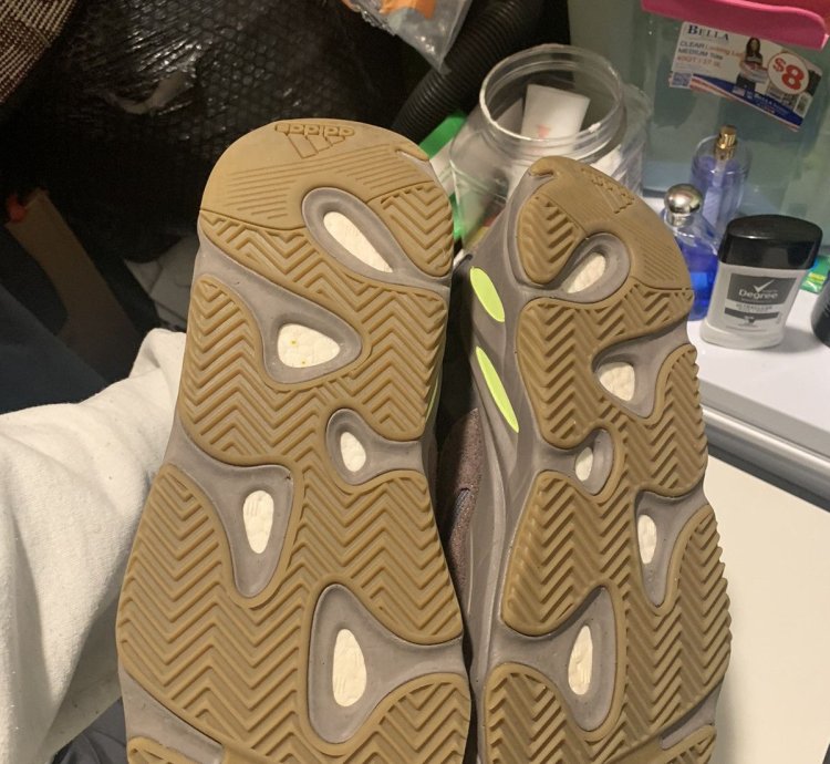 Yeezy Boost 700 Mauve 2018