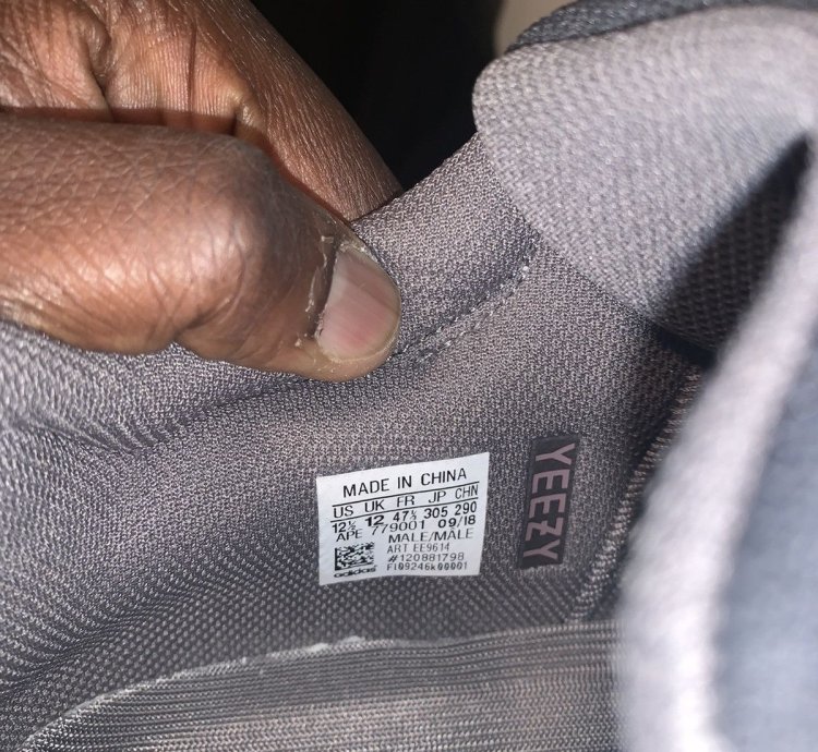 Yeezy Boost 700 Mauve 2018