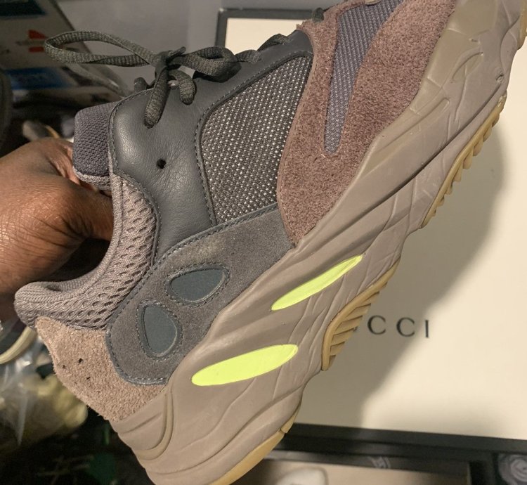 Yeezy Boost 700 Mauve 2018