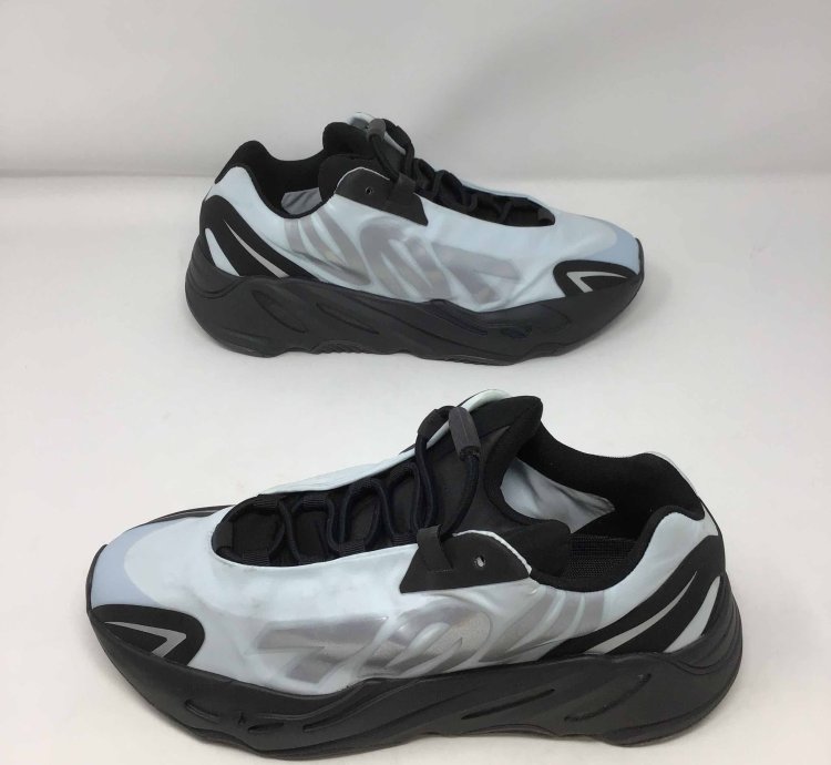 Yeezy Boost 700 Mnvn Blue Tint