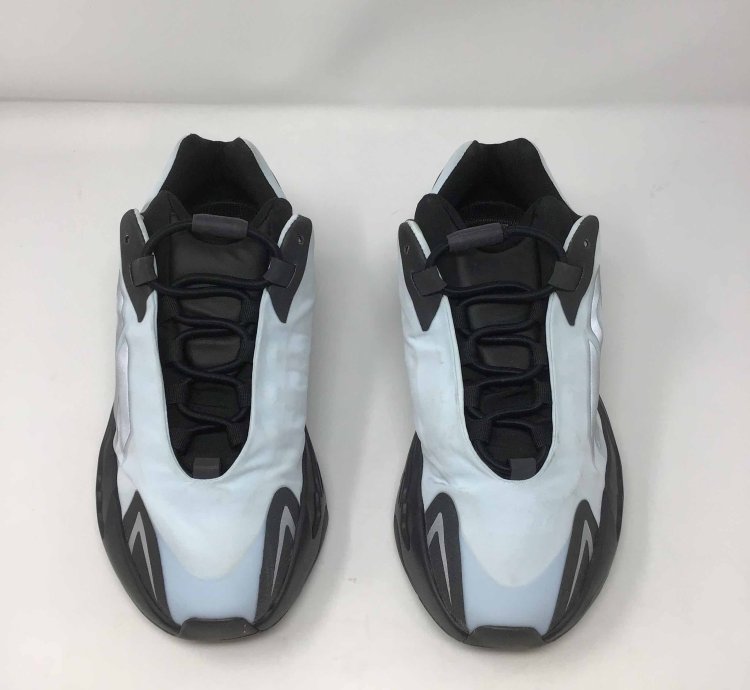Yeezy Boost 700 Mnvn Blue Tint