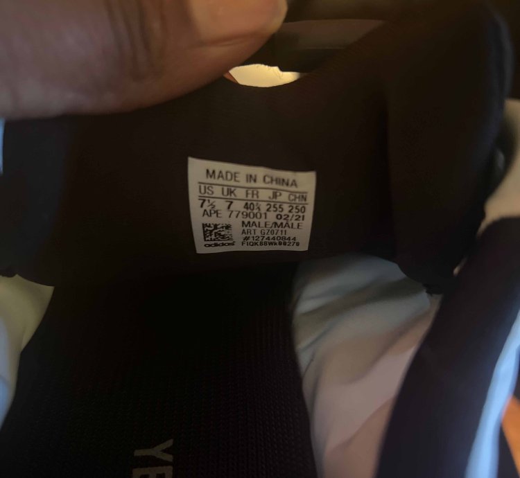 Yeezy Boost 700 Mnvn Blue Tint