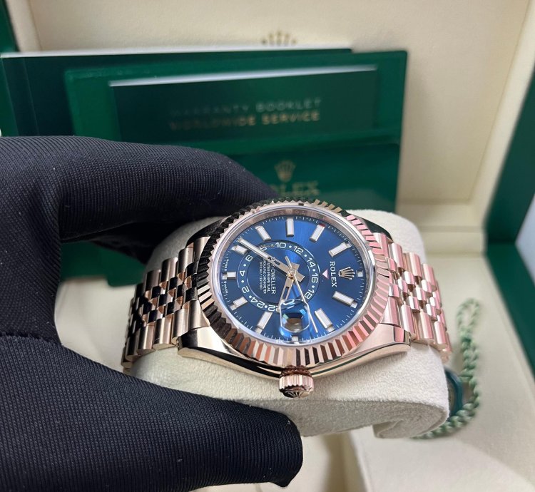 Rolex Sky-dweller 42mm Blue Dial Rose Gold Jubilee Bracelet 336935