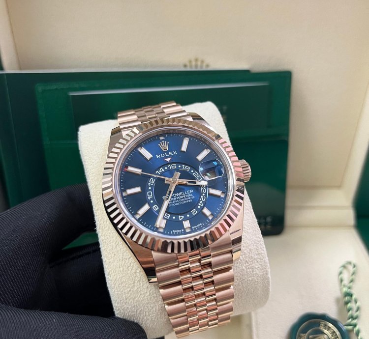 Rolex Sky-dweller 42mm Blue Dial Rose Gold Jubilee Bracelet 336935