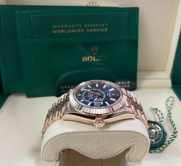 Rolex Sky-dweller 42mm Blue Dial Rose Gold Jubilee Bracelet 336935