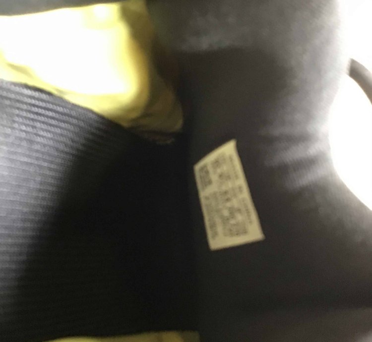 Yeezy Boost 700 Mnvn Resin