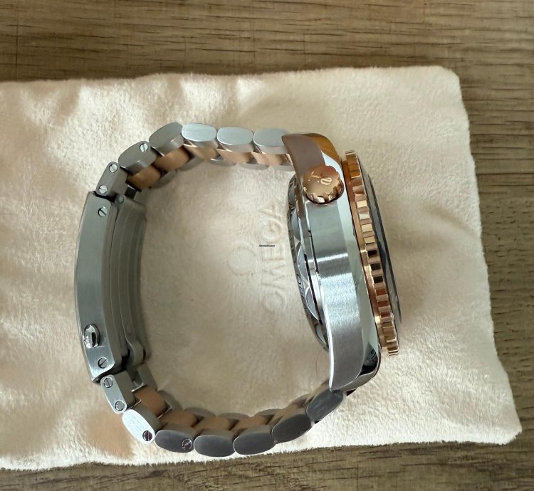Omega Seamaster Planet Ocean Chronograph Complete Set