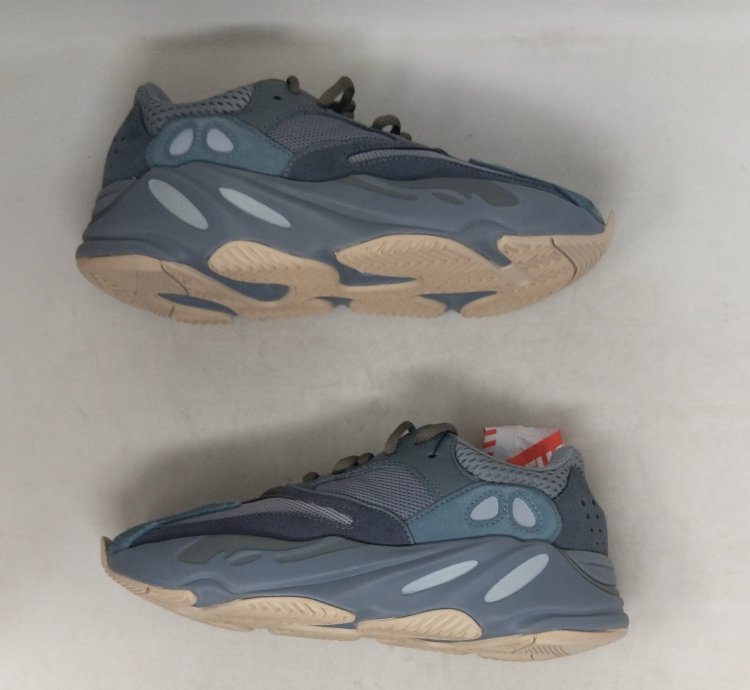 Yeezy Boost 700 Teal Blue