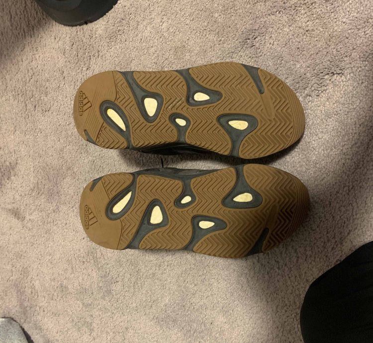 Yeezy Boost 700 Utility Black 2019