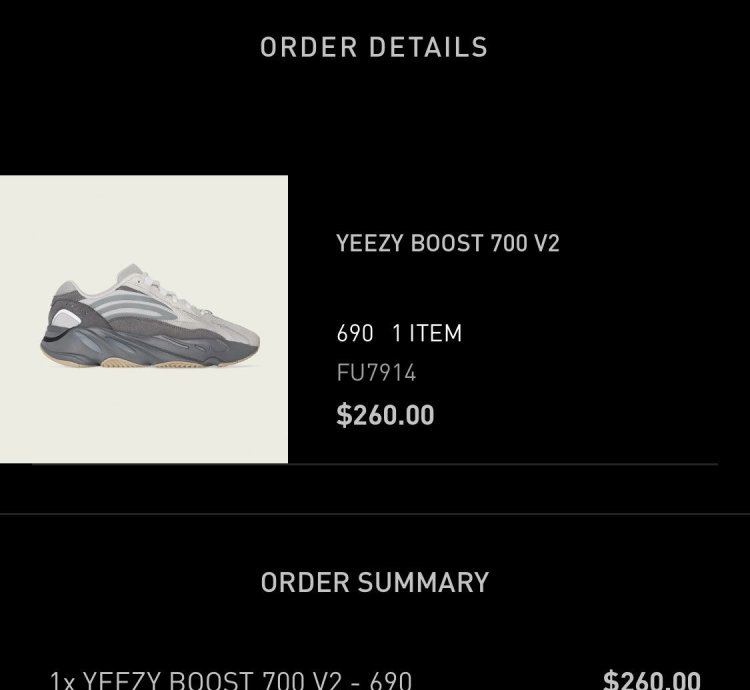 Yeezy Boost 700 V2 deadstock