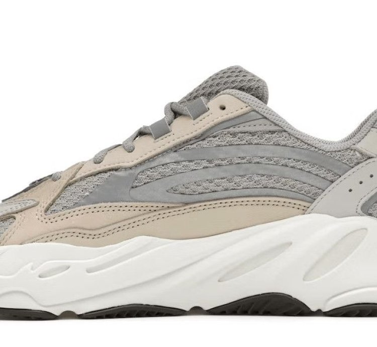 Yeezy Boost 700 V2 Cream